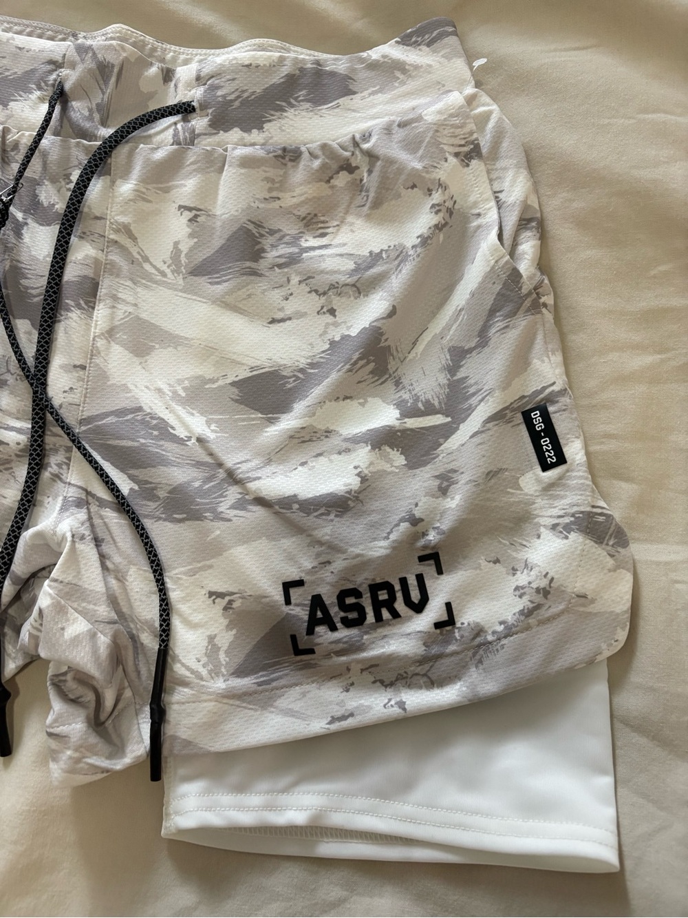 ASRV DSG 0222 SHORTS - Medium - NWT